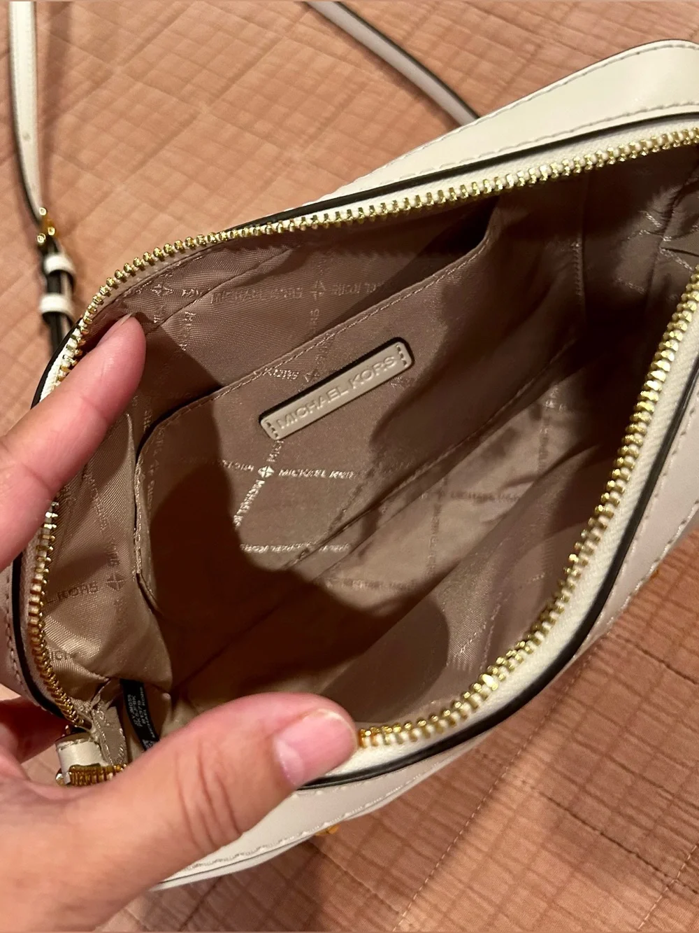 Michael Kors East West Cream Large Jet Set Crossbody Bag